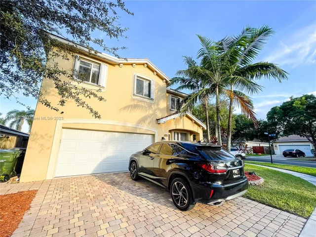 657 SE 30th Ter, Homestead FL 33033