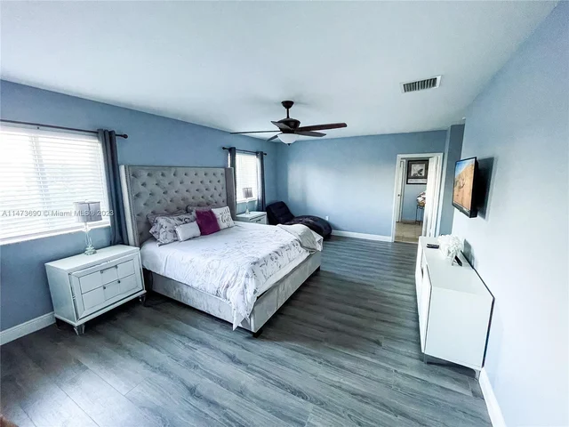 657 SE 30th Ter, Homestead FL 33033