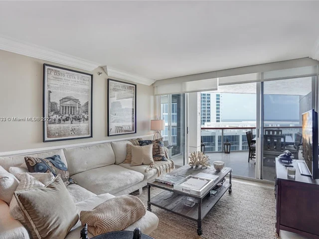 6767 Collins # 901, Miami Beach FL 33141