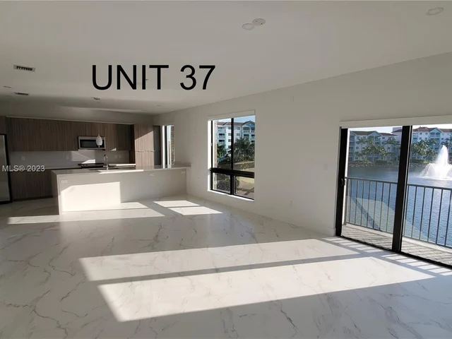 4636 NW 84th Ave # 37, Doral FL 33166