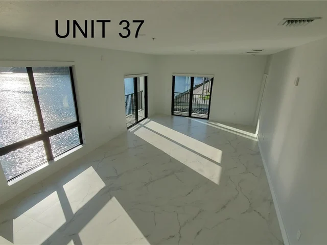 4636 NW 84th Ave # 37, Doral FL 33166