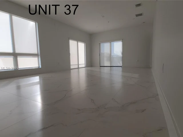 4636 NW 84th Ave # 37, Doral FL 33166