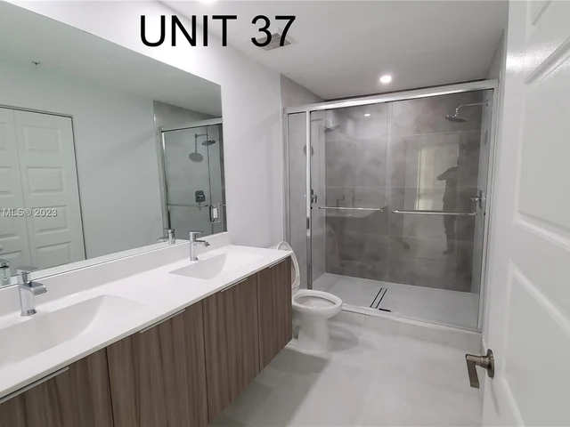 4636 NW 84th Ave # 37, Doral FL 33166