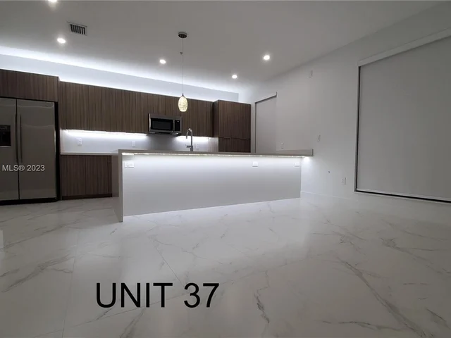 4636 NW 84th Ave # 37, Doral FL 33166