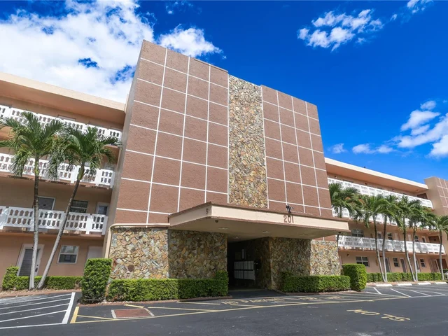 201 SE 11th Ter # 405, Dania Beach FL 33004