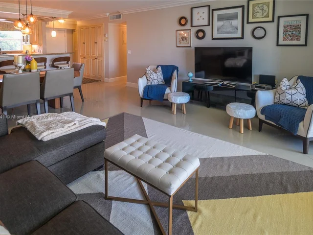 201 SE 11th Ter # 405, Dania Beach FL 33004