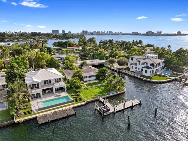 1885 Cleveland Rd, Miami Beach FL 33141