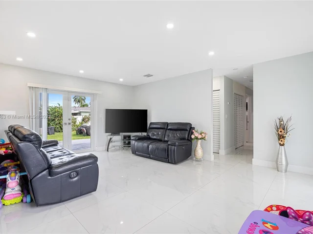 509 NW 15th St, Homestead FL 33030