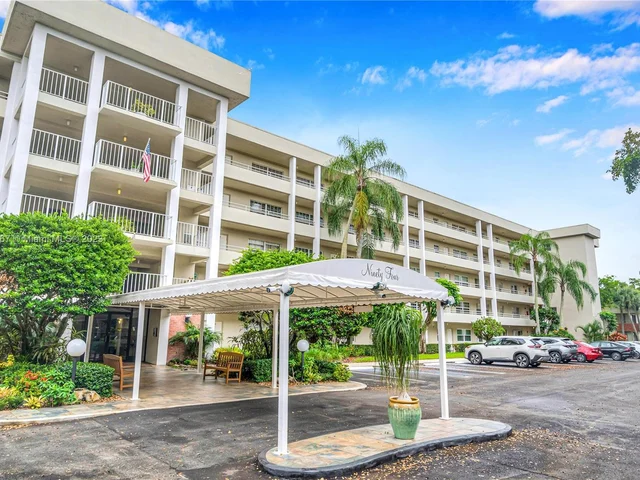 808 Cypress Blvd # 302, Pompano Beach FL 33069