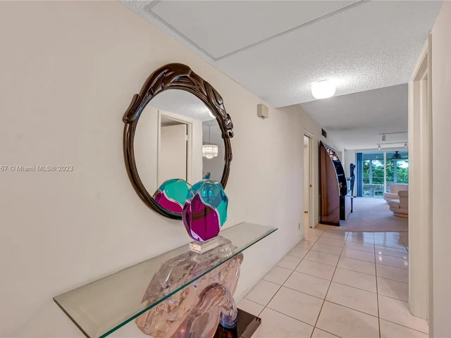 808 Cypress Blvd # 302, Pompano Beach FL 33069