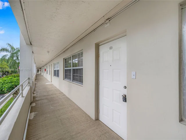 808 Cypress Blvd # 302, Pompano Beach FL 33069