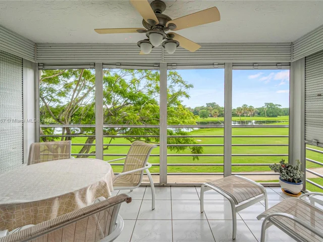 808 Cypress Blvd # 302, Pompano Beach FL 33069