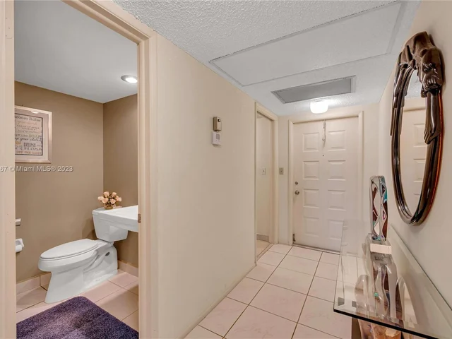 808 Cypress Blvd # 302, Pompano Beach FL 33069