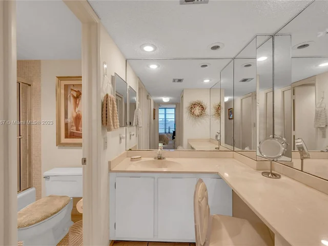 808 Cypress Blvd # 302, Pompano Beach FL 33069