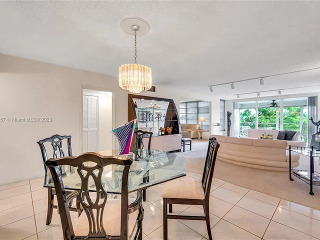 808 Cypress Blvd # 302, Pompano Beach FL 33069