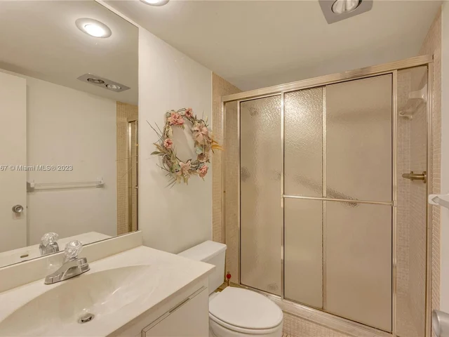 808 Cypress Blvd # 302, Pompano Beach FL 33069