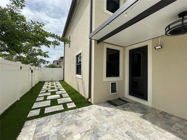 3465 W 110th Ter, Hialeah FL 33018