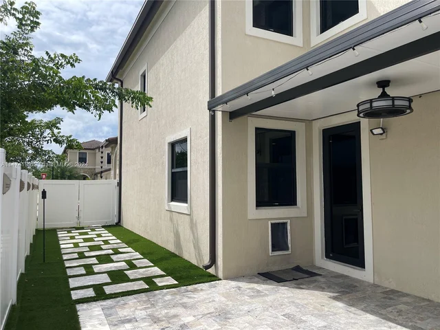 3465 W 110th Ter, Hialeah FL 33018