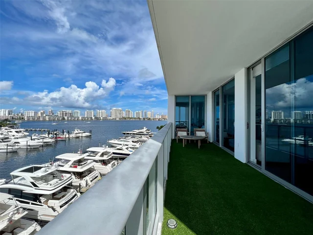 17111 Biscayne Blvd # 401, North Miami Beach FL 33160