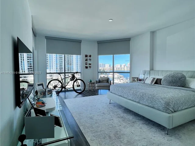 17111 Biscayne Blvd # 401, North Miami Beach FL 33160