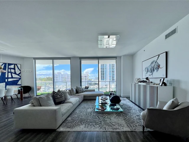 17111 Biscayne Blvd # 401, North Miami Beach FL 33160