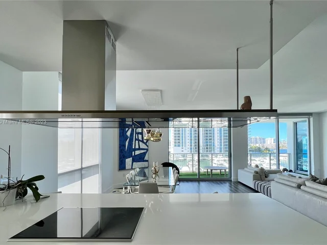 17111 Biscayne Blvd # 401, North Miami Beach FL 33160