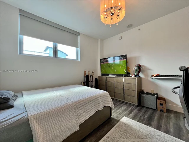 17111 Biscayne Blvd # 401, North Miami Beach FL 33160