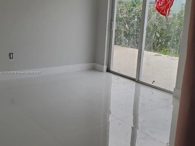 5305 SW 135th Ct, Miami FL 33175