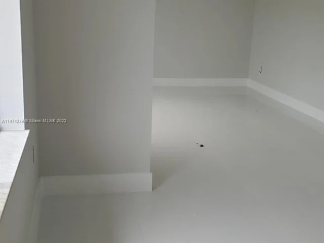 5305 SW 135th Ct, Miami FL 33175