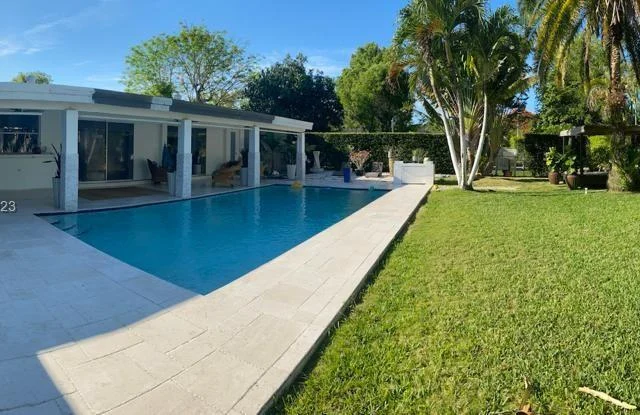 15060 SW 80th Ave, Palmetto Bay FL 33158