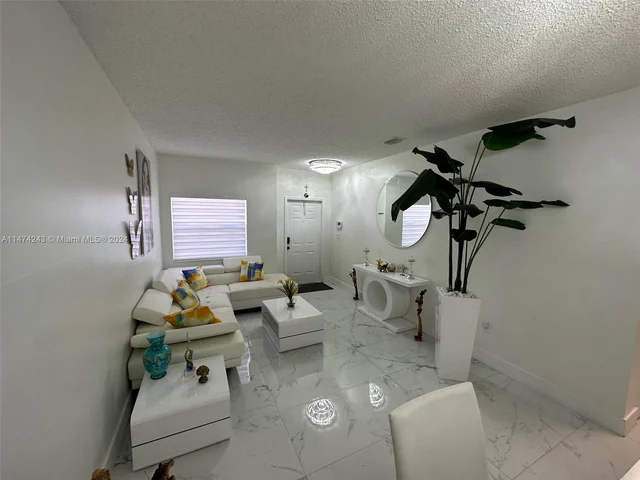 2207 SE 23rd Ave # 2207, Homestead FL 33035