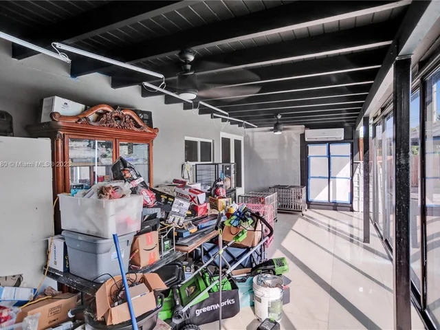 1082 W 71st St, Hialeah FL 33014