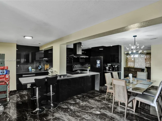 1082 W 71st St, Hialeah FL 33014