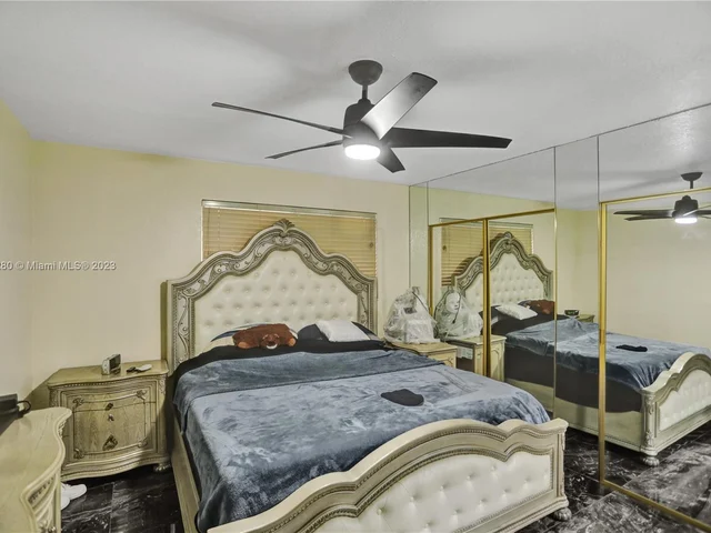 1082 W 71st St, Hialeah FL 33014