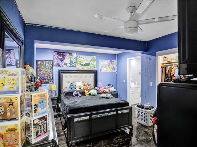 1082 W 71st St, Hialeah FL 33014