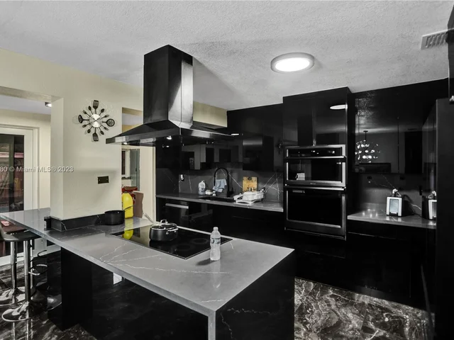 1082 W 71st St, Hialeah FL 33014