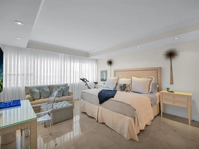 10205 Collins Ave # 207, Bal Harbour FL 33154