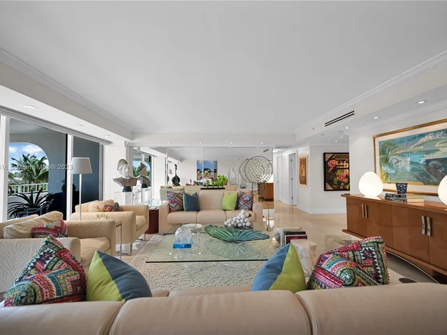 10205 Collins Ave # 207, Bal Harbour FL 33154