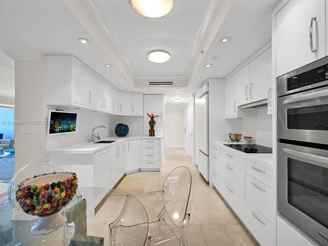 10205 Collins Ave # 207, Bal Harbour FL 33154