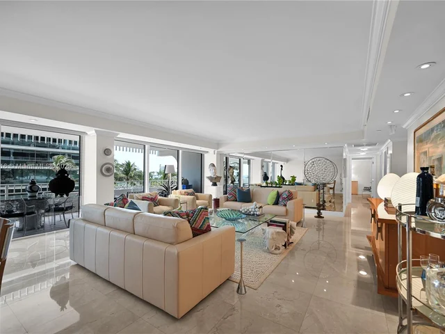 10205 Collins Ave # 207, Bal Harbour FL 33154