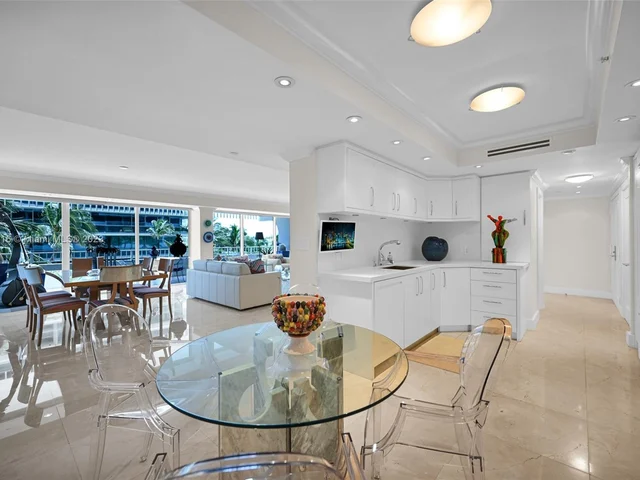 10205 Collins Ave # 207, Bal Harbour FL 33154