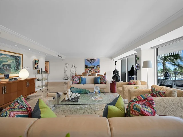 10205 Collins Ave # 207, Bal Harbour FL 33154