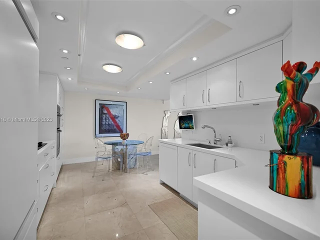 10205 Collins Ave # 207, Bal Harbour FL 33154