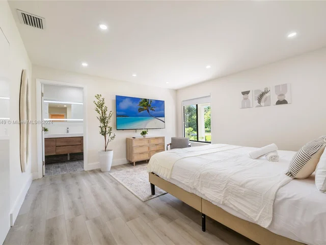 12505 SW 112th Ct, Miami FL 33176