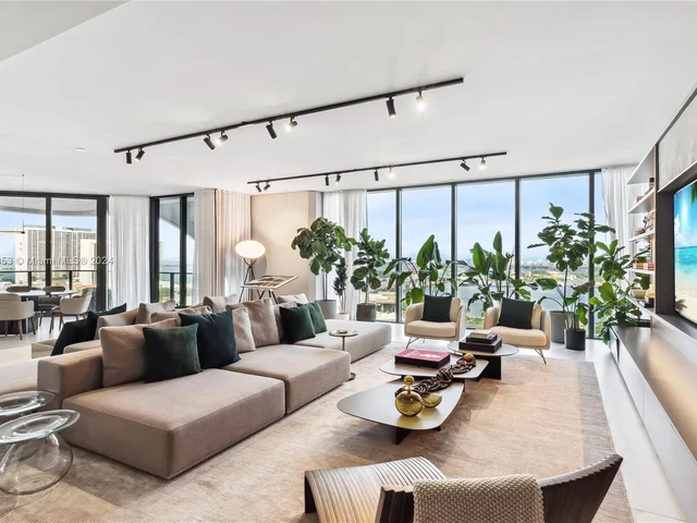 1000 Biscayne Blvd # 1902, Miami FL 33132