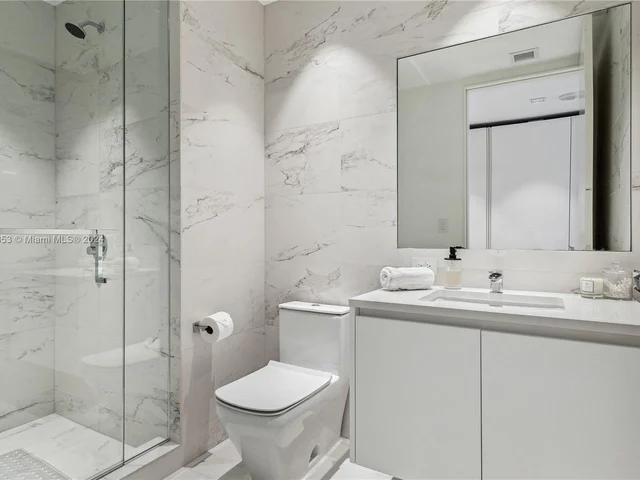 1000 Biscayne Blvd # 1902, Miami FL 33132