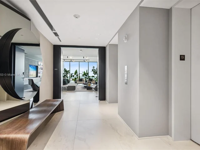 1000 Biscayne Blvd # 1902, Miami FL 33132