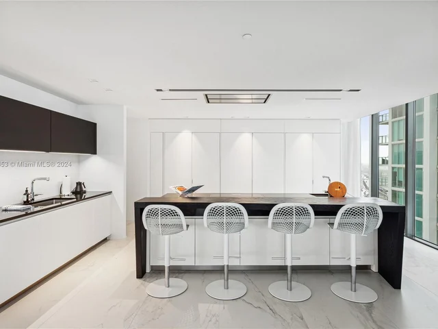 1000 Biscayne Blvd # 1902, Miami FL 33132