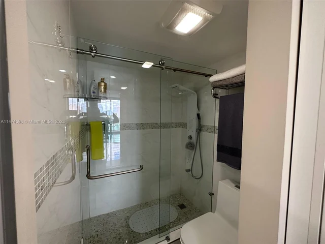 100 Bayview Dr # 904, Sunny Isles Beach FL 33160