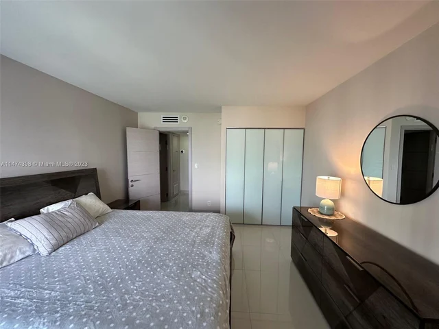 100 Bayview Dr # 904, Sunny Isles Beach FL 33160